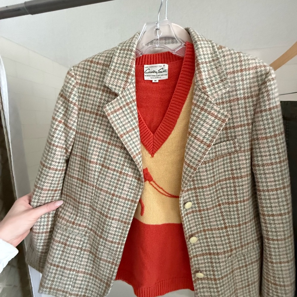 Sleeveless V-Neck Knit Sweater Vest in Cream and Red - Picture 4 of 5